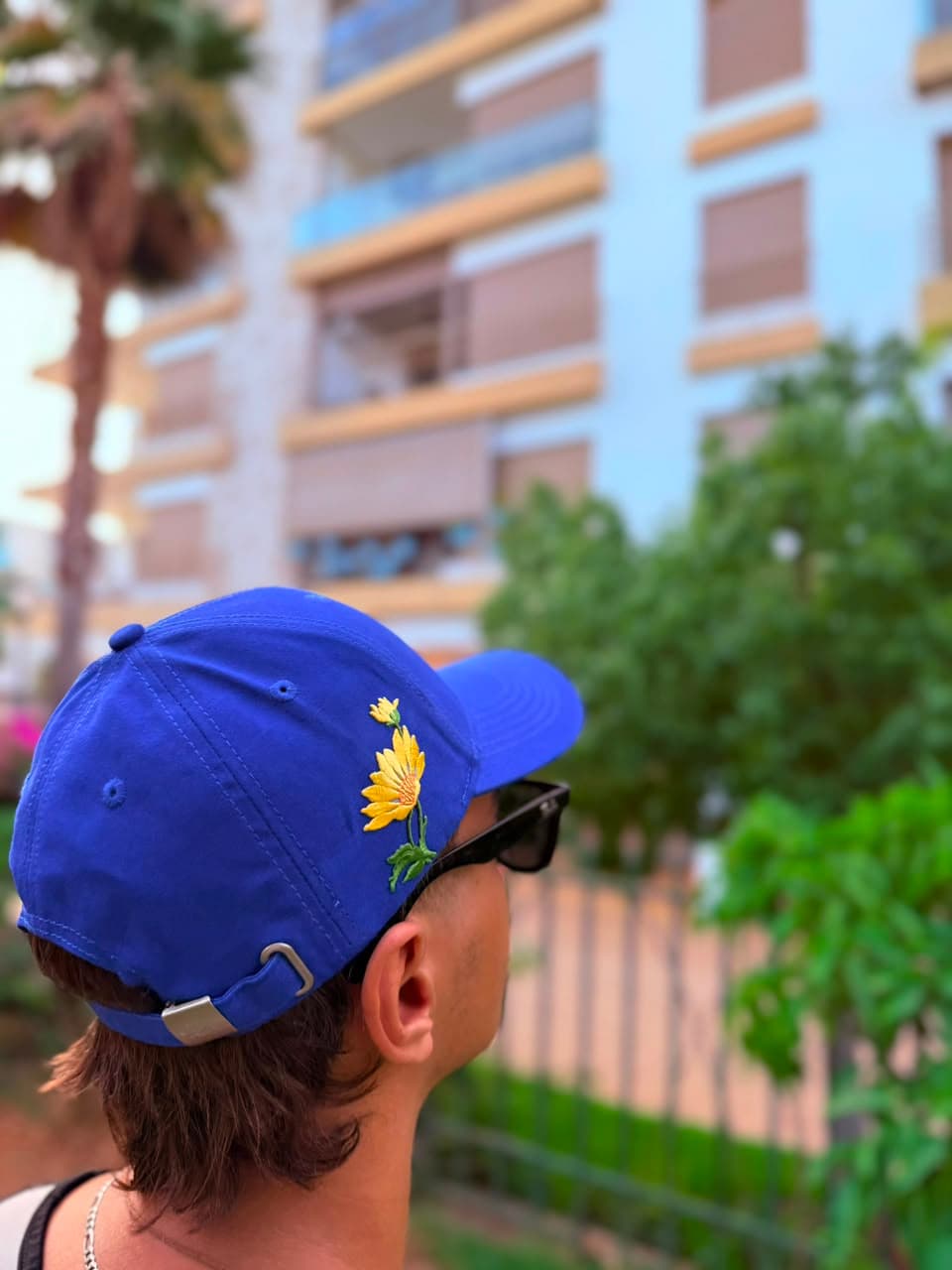 GOLDEN PETAL hand-embroidered cap
